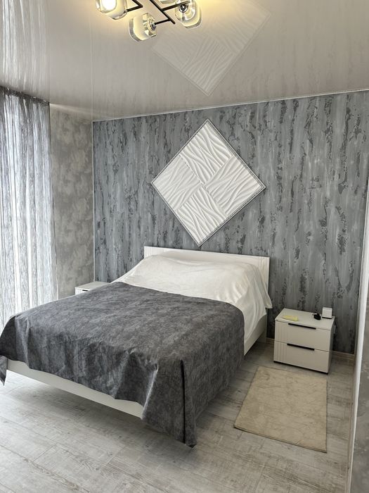 Продам сучасний котедж з гаражем і ремонтом