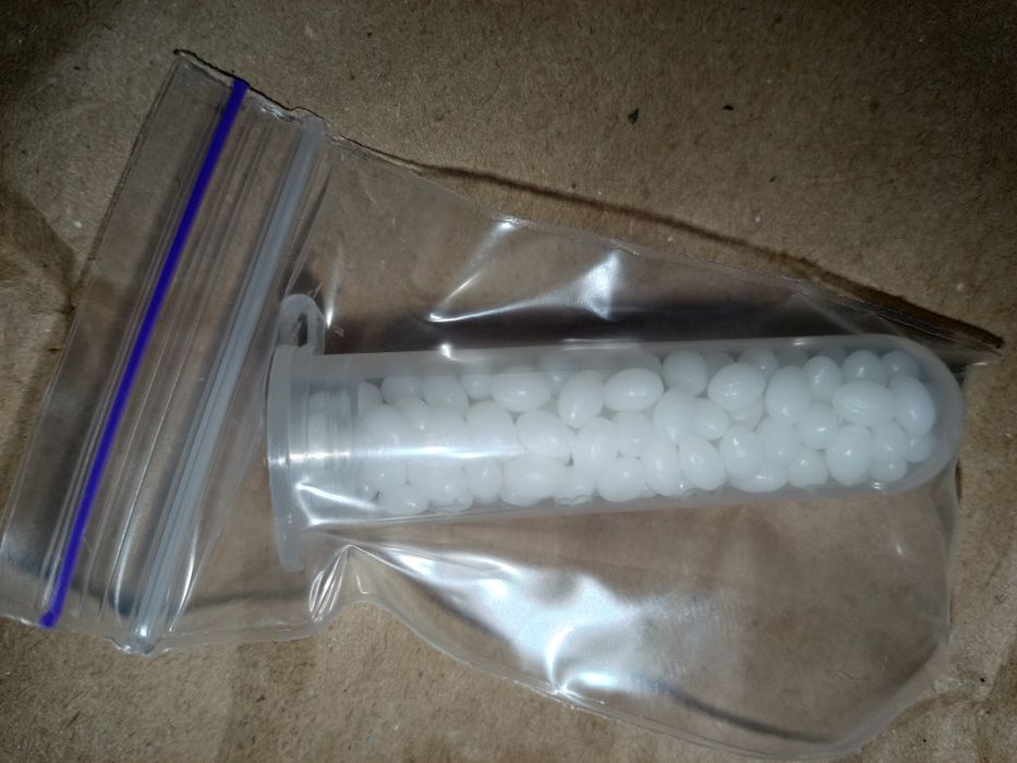 Гранули для тимчасового ремонту зубів, маскування відсутності зуба.