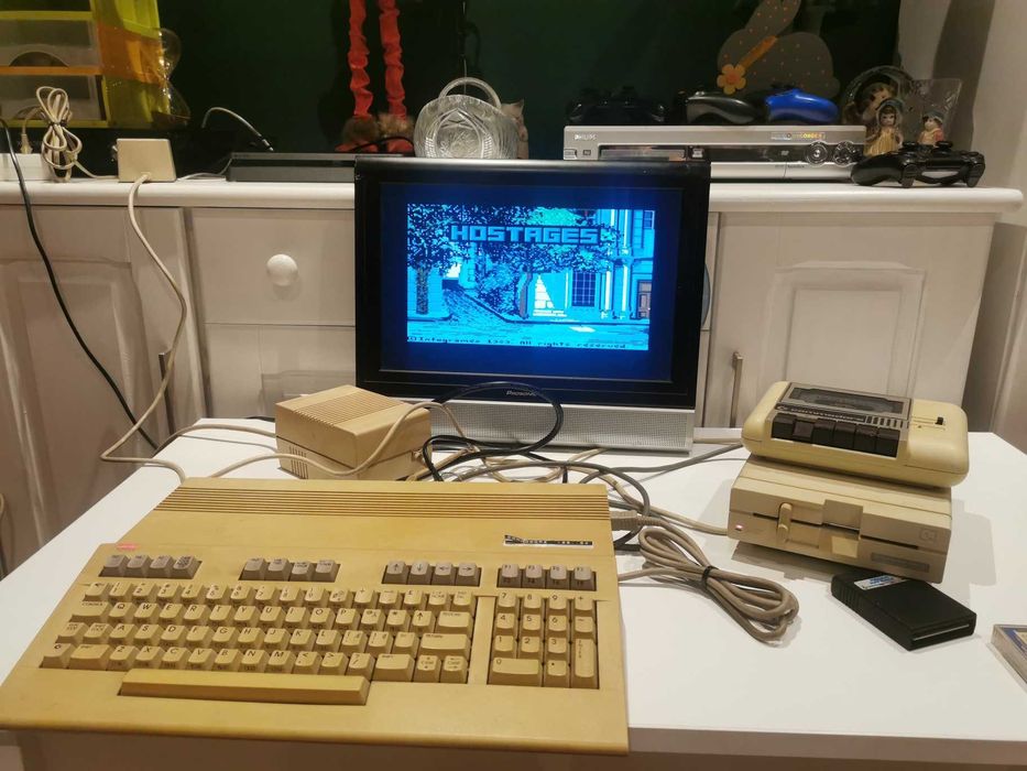 Komputer PRL Commodore 128