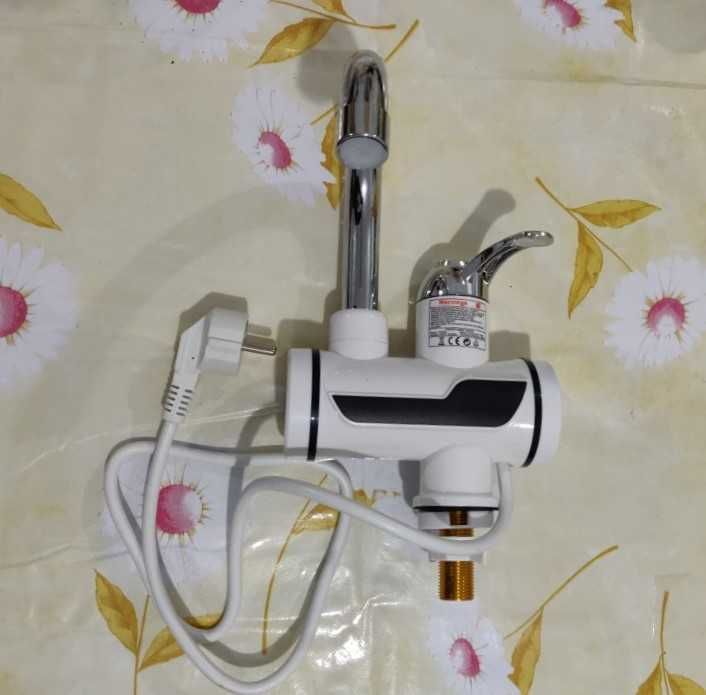 Torneira com Aquecimento de Água Automático