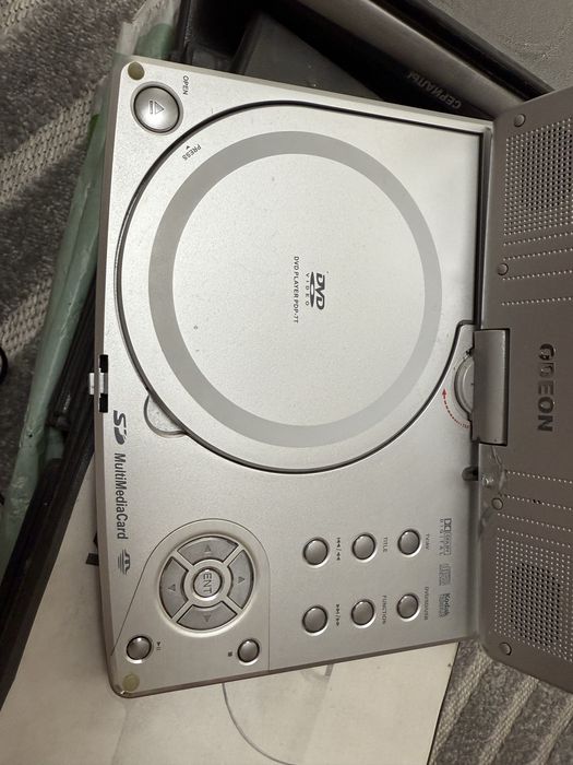 Портативний DVD-плеєр 7” TFT Monitor + диски з серіалами в подарунок