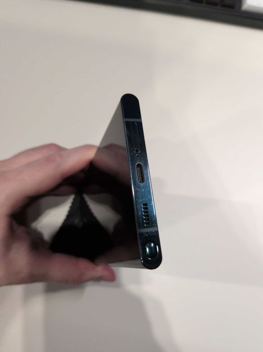 Смартфон Samsung Galaxy S22 Ultra 12/512