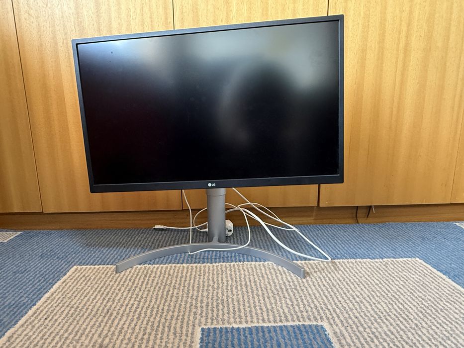 Monitor LG 27UL550