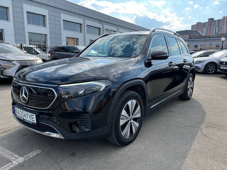 Mercedes-Benz EQB 250 2022 (модельний 2023) • 7 місць • Електро • До 420 км