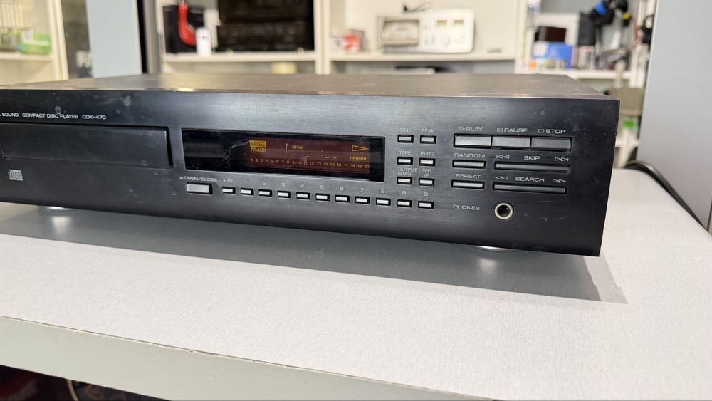 Odtwarzacz cd Yamaha CDX-470 do serwisu nie widzi płyty