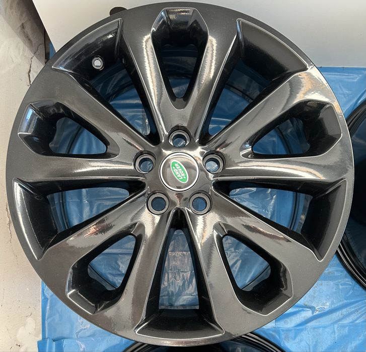 108 Felgi Aluminiowe Oryginał LAND ROVER R 20 5x120 Bardzo Ładne Czarn
