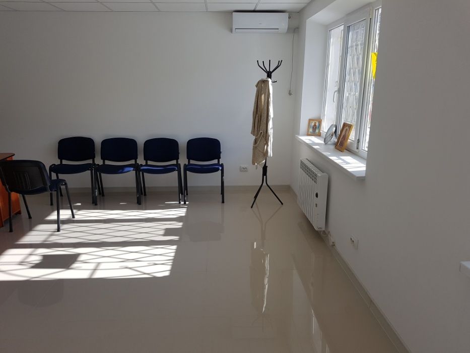 Продаётся или Сдается в аренду салон, магазин, офис.