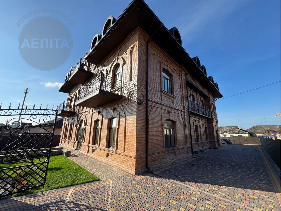 Комерційні приміщення. Центр міста. Залишились 390кв.м на 1та 2 поверхах