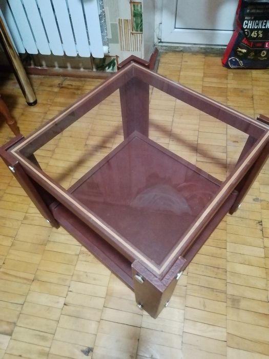 Столик журнальный