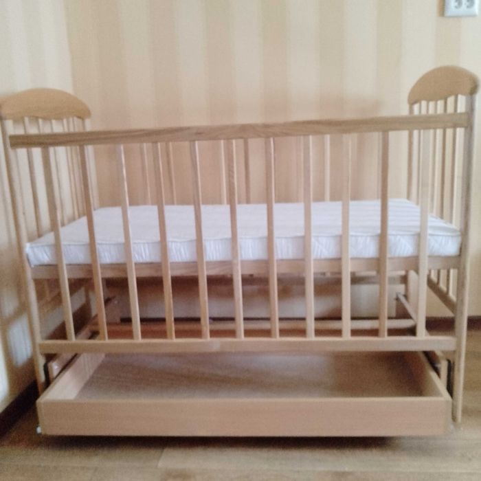 Продам детскую кроватку