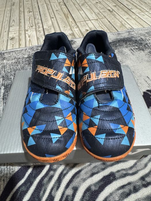Кросівки Joma для хлопчика оригінальні розмір 32 EUR