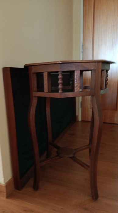 Mesa antiga madeira maciça