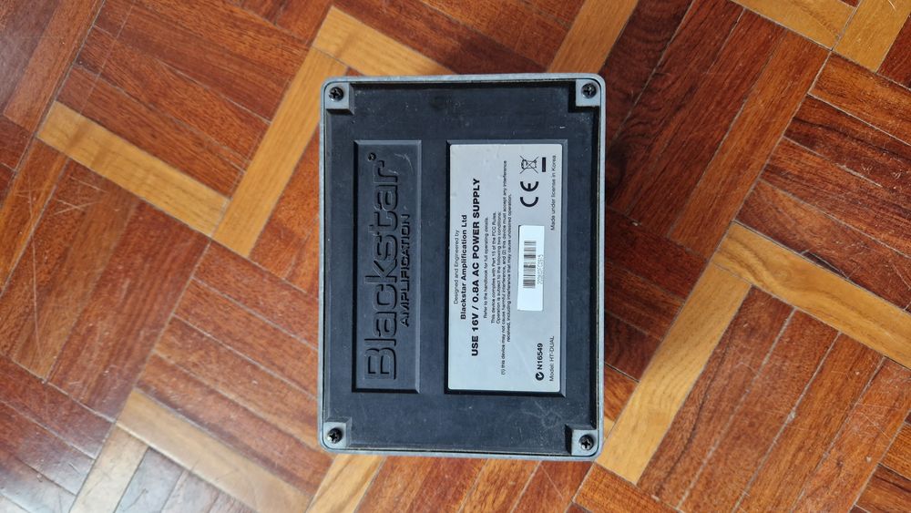 Blackstar HT-Dual – Pedal de Distorção a Válvula (com fonte original)