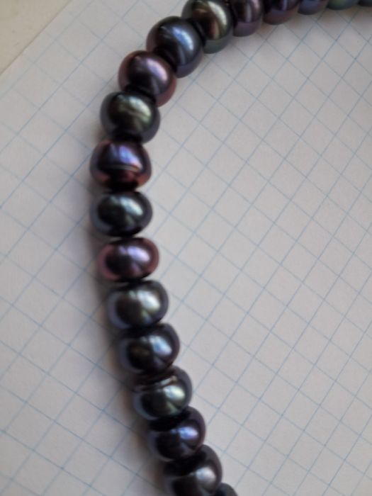 Бусы чёрный жемчуг.