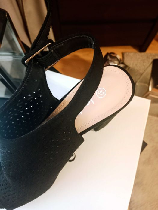 Buty na obcasie rozm.37