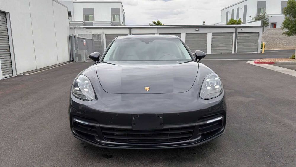Porsche Panamera      2018