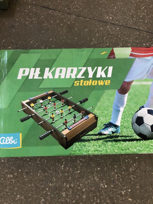 Piłkarzyki stołowe, gra dla dzieci.