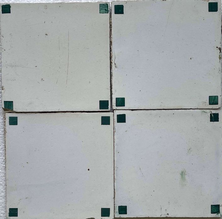 Faianças - Conjunto de dezassete azulejos