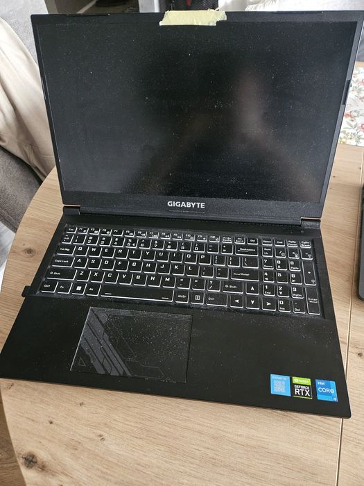 Laptop Gigabyte g5 ge 32gb,1tb ssd, i5-12500h, rtx 3050