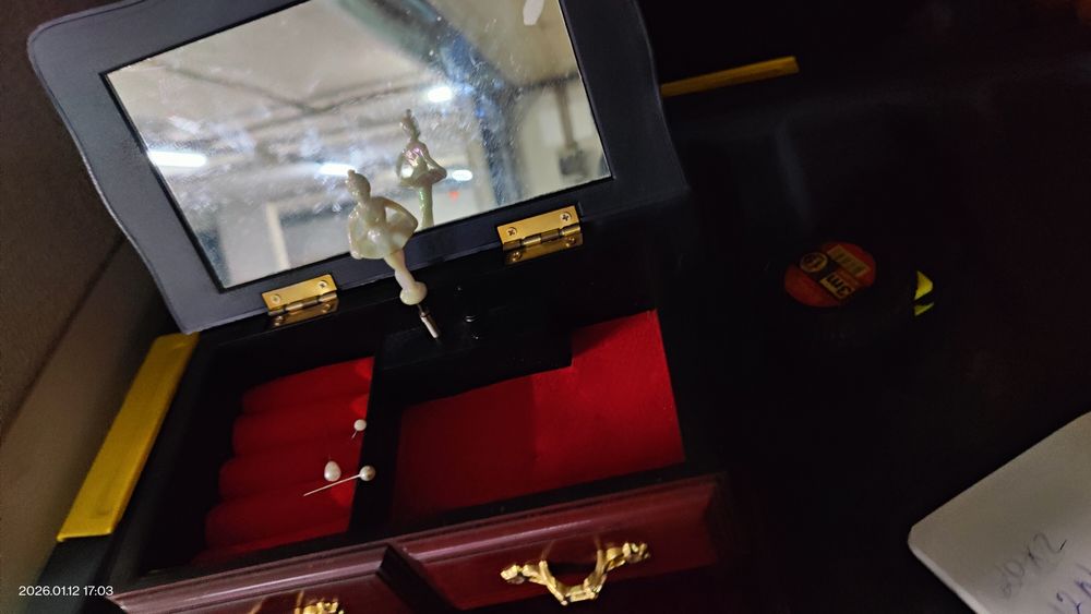 Caixa de música e outras peças