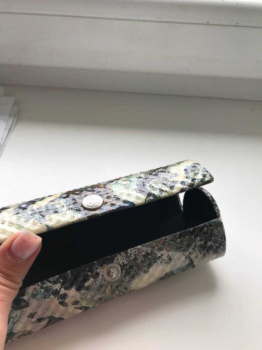 чохол для окулярів на кнопці