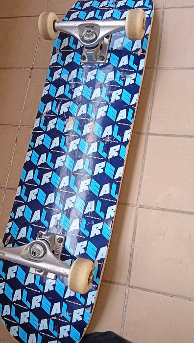 Vendo skate inteiro muito bom que foi montado as peças