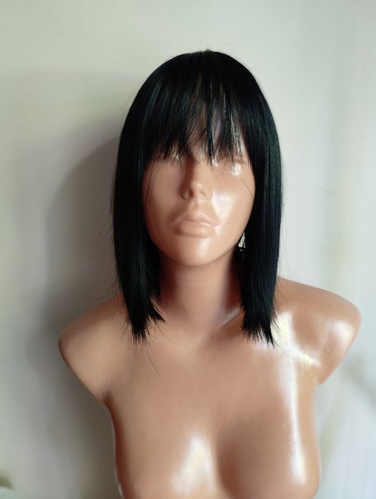 Nowa czarna realistyczna peruka wig bob kare z grzywką rozmiar uniwers