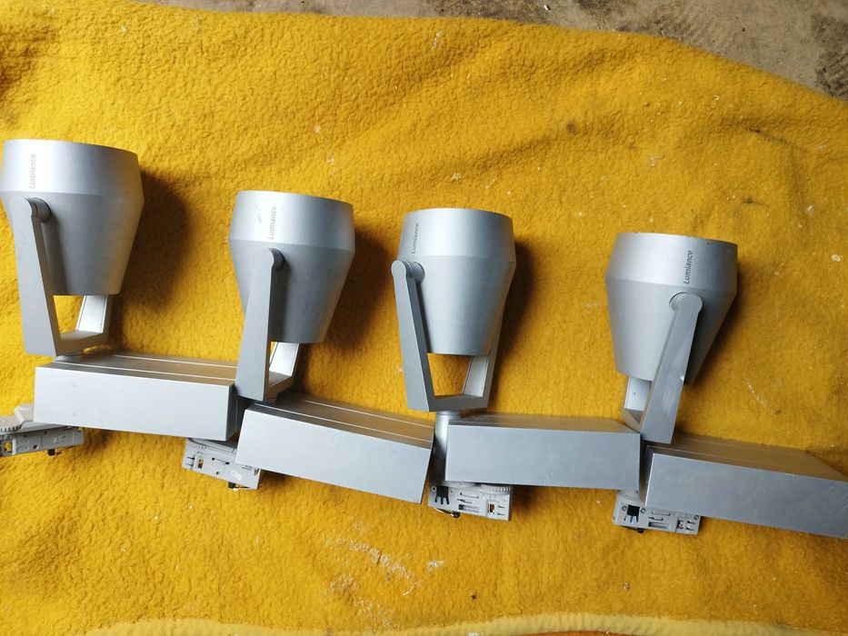 Lampa Limiance w aluminiowej oprawce