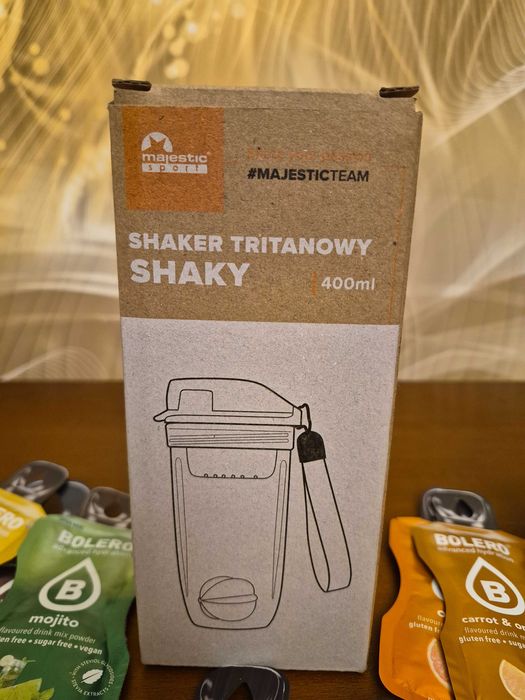 Shaker tritanowy butelka 400 ml + napoje w proszku Bolero Advanced Hydration