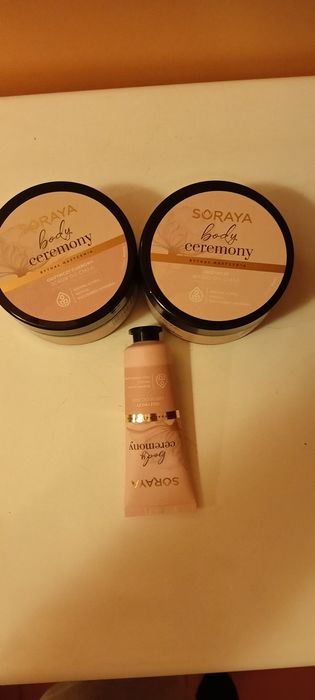 Nowe z metką zestawy kosmetyków Aurora oraz Soraya