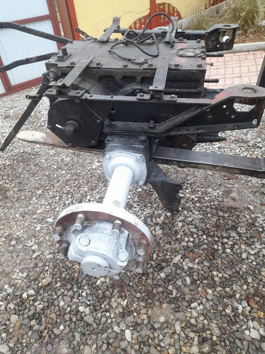 Tylny most Belarus 952 MTZ 820 Pronar zwolnica atak koło wom