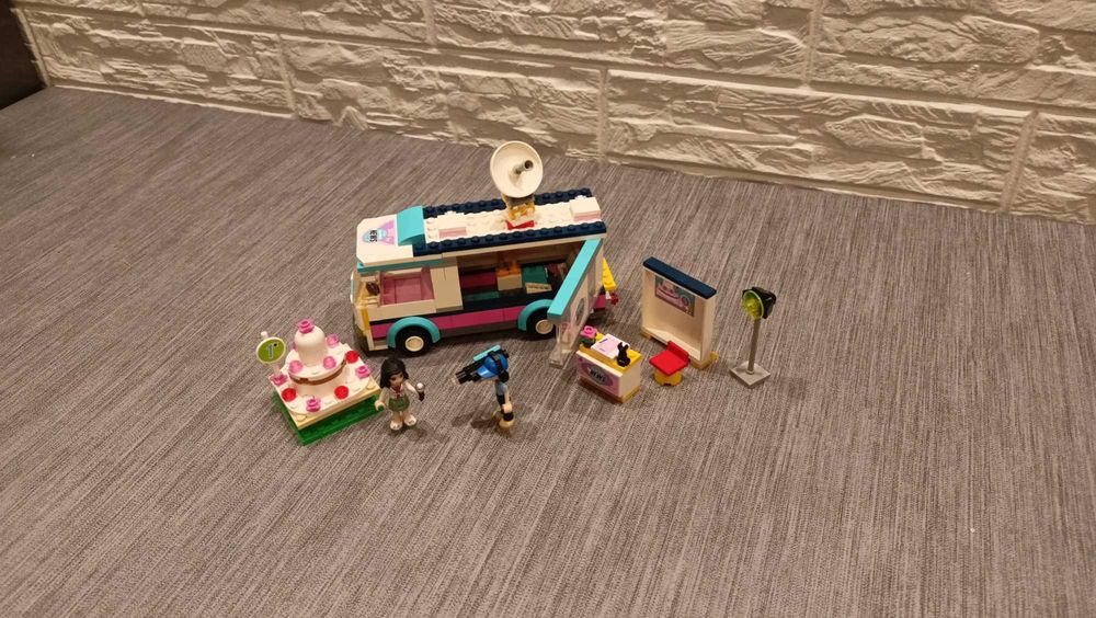 LEGO wóz transmisyjny