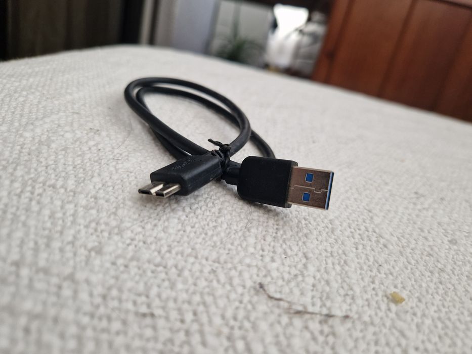 Vários cabos elétronica, áudio, informática
