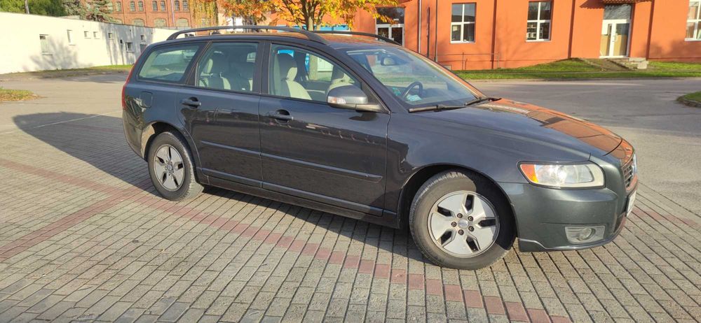 Volvo V50