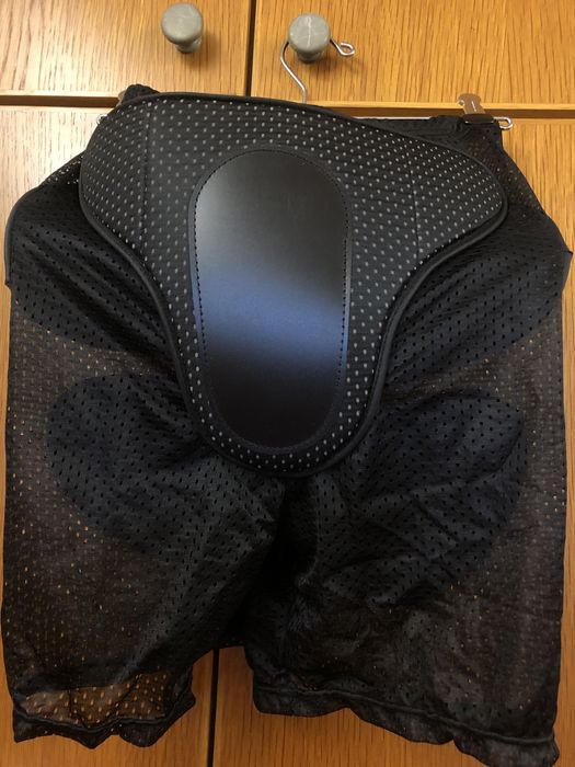 Proteção joelhos, cotovelos e rabo