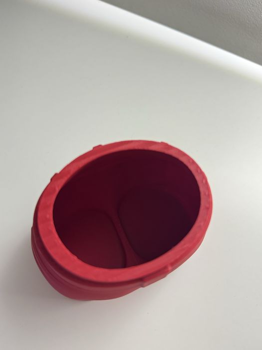 Organizer spodenki nowy czerowny prezent do domu mieszkania ołówki