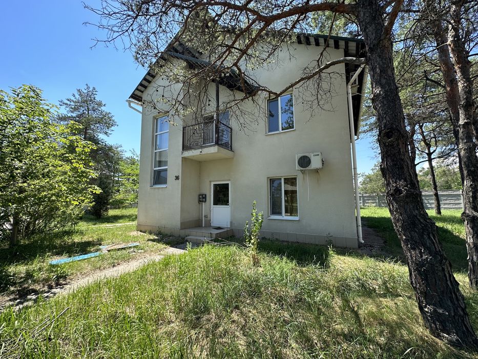 Коттетдж 2-х этажный в сосновом лесу с Коблево. Без комиссии