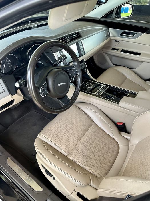 Jaguar XF 2016 дизель 2.0