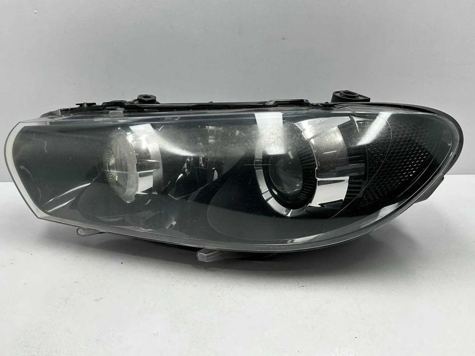 Frente Completa - Volkswagen Scirocco (2010)