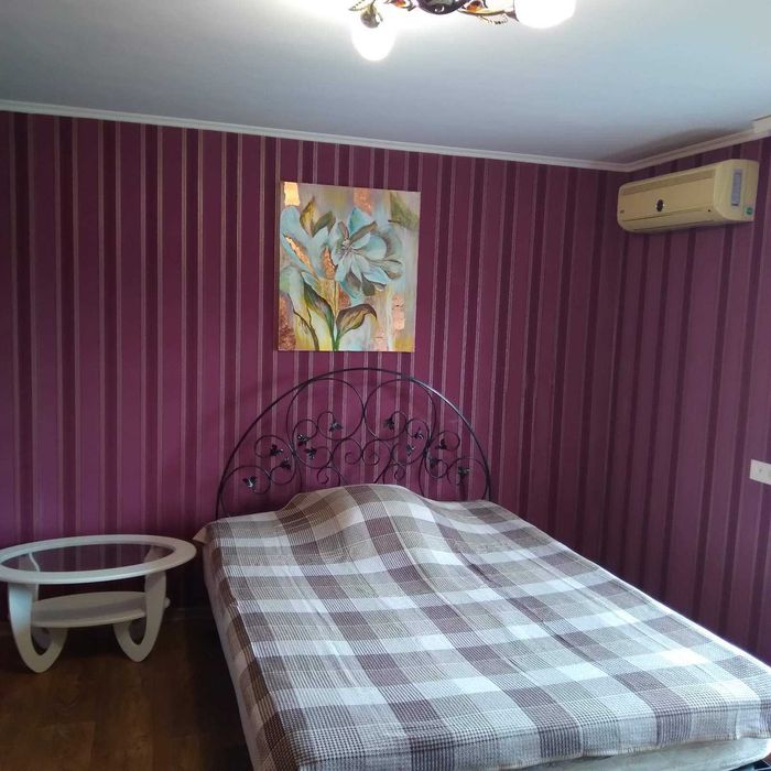 Квартира варианты почасово  посуточно  ЦЕНТР цена договорная