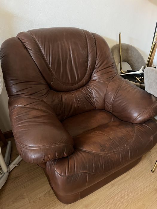 Conjunto de 2 sofas em pele