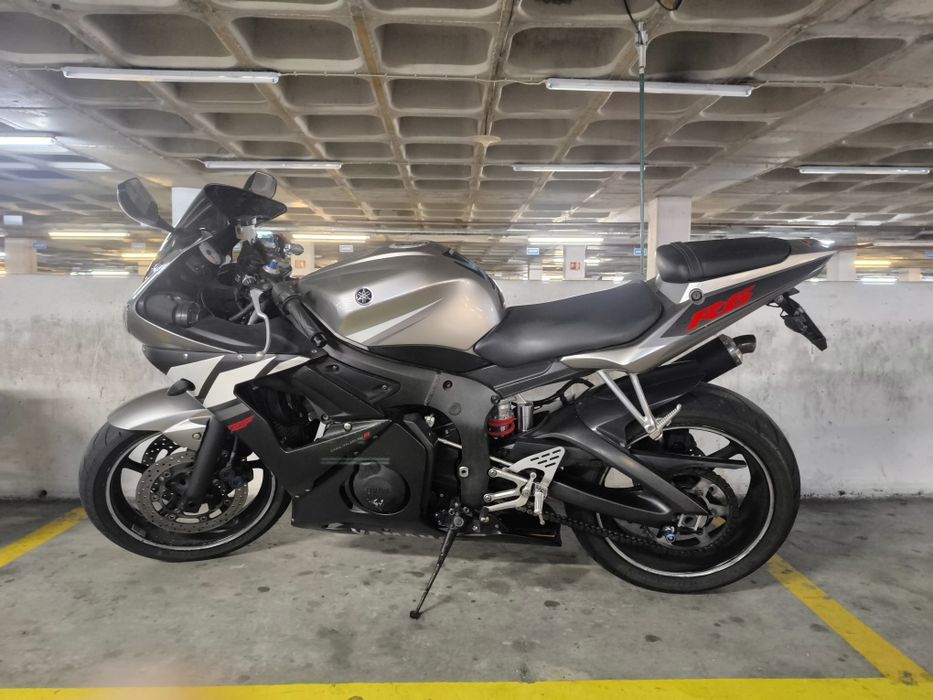 Yamaha R6 2004 cinza