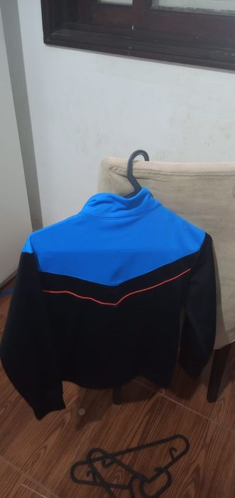 Casaco nike azul e preto