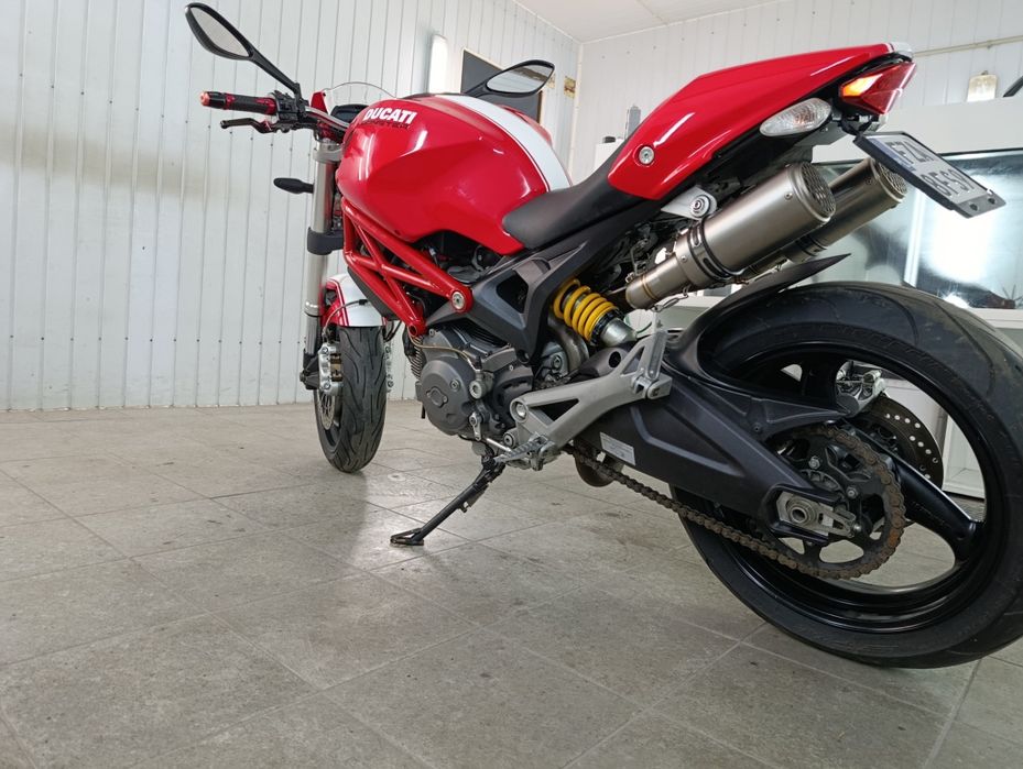 Ducati monster 696