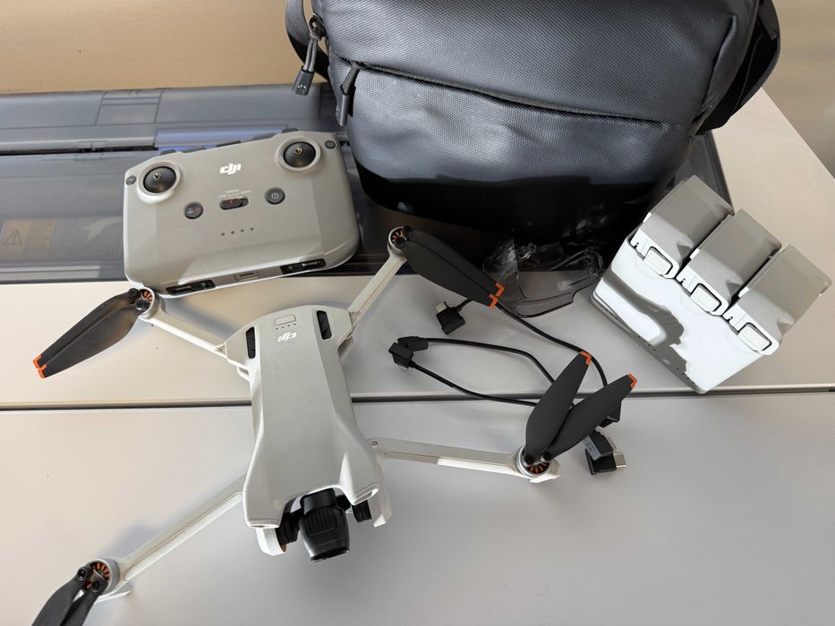 Dron DJI Mini 3 Fly More Combo, DJI CARE, FV 23%, wysokość do 500 m