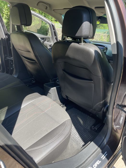 ТЕРМІНОВИЙ ПРОДАЖ Opel Astra j 2012 рік 1.3
