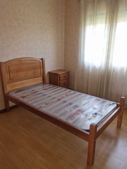 Quarto Completo em Madeira – 1 pessoaEdente  visitas.