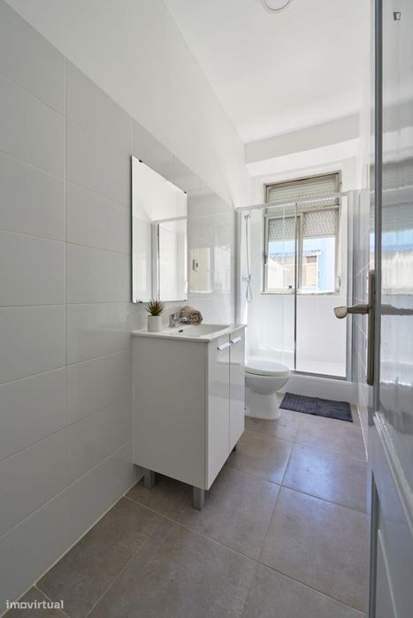 Quarto - localizado em Penha de França Lisbon