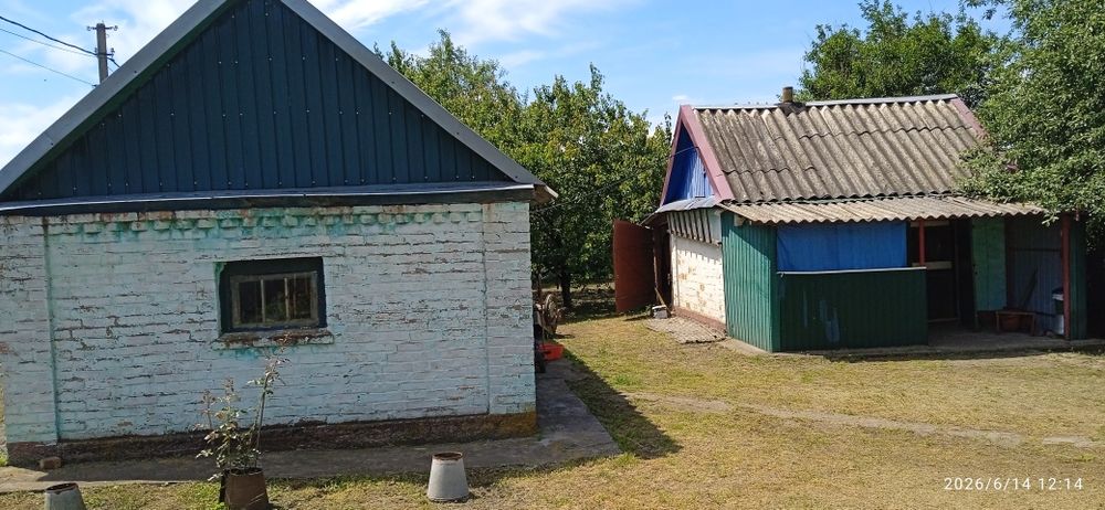 Продаж будинку в селі