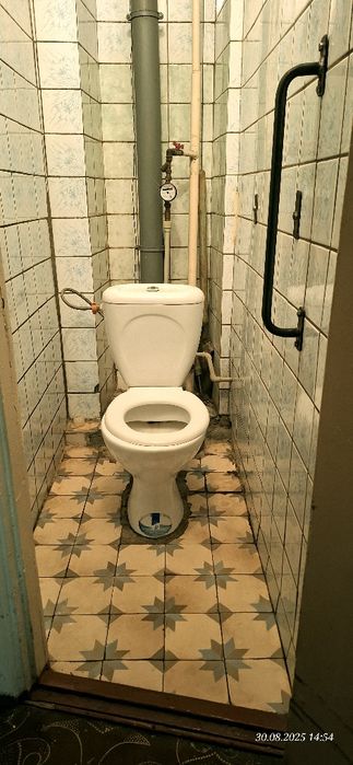 Кімната або койко - місце для працюючих жінок без хазяїв